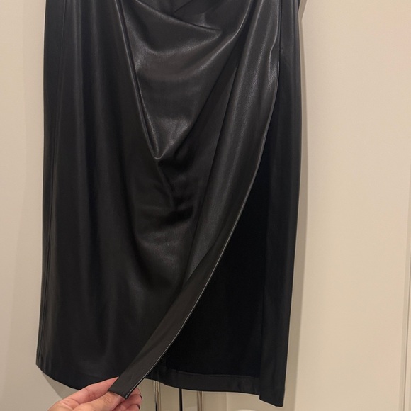 Zara Asymmetrical Black faux leather Skirt - Picture 2 of 6